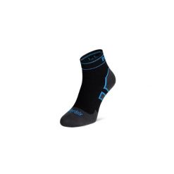 Wodoszczelne skarpety Bridgedale StormSock Mid Ankle - black/blue. Czarne skarpety Bridgedale, bez wzorów. Za 156.99 zł.