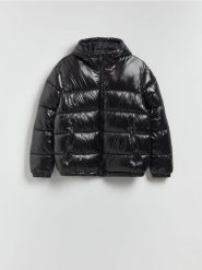 Pikowana kurtka z kapturem - czarny. Czarne kurtki Reserved, l, bez wzorów, z tkaniny, z kapturem. Za 329.99 zł.