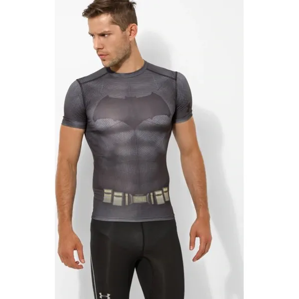 Under Armour Koszulka Ss Batman Compressi , szary, rozmiar M. Szare odzież kompresyjna Under Armour, m, bez wzorów, z poliesteru, do biegania. W wyprzedaży za 139.99 zł.