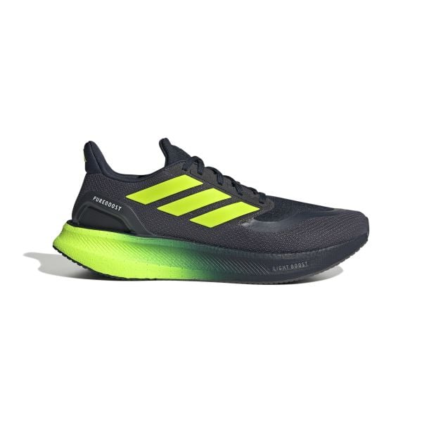 Buty do biegania adidas Pureboost 5. Zielone buty do biegania Adidas, bez wzorów, z materiału, bez zapięcia, do biegania. Za 549.00 zł.