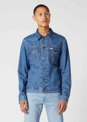 WRANGLER REGULAR JACKET MĘSKA KURTKA JEANSOWA BORA BLUE W443Q318F 112128870. Niebieskie kurtki Wrangler, m, bez wzorów, z jeansu, bez kaptura. Za 259.99 zł.