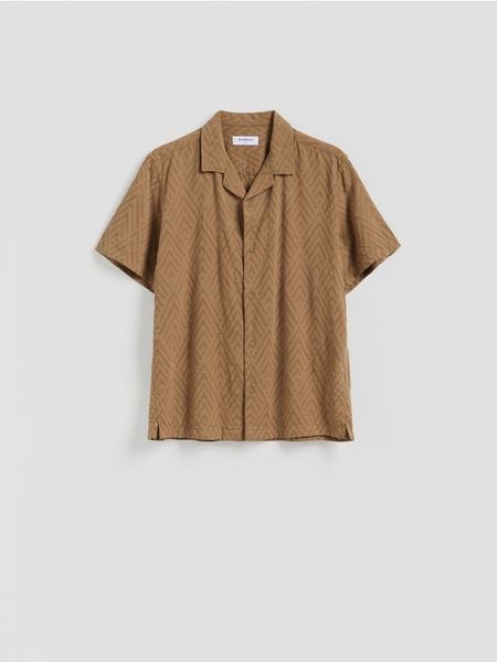 Wzorzysta koszula regular fit - brązowy. Brązowe koszule Reserved, l, bez wzorów, z bawełny, bez kołnierzyka, bez ramiączek. Za 119.99 zł.