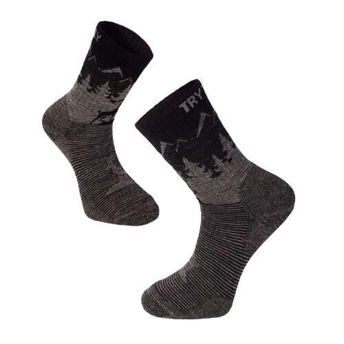 Szare skarpetki trekkingowe z wełny merynosów alpejskich w kolorze Capricorn. Szare skarpety TRY TO FLY, bez wzorów, z wełny. W wyprzedaży za 85.70 zł.