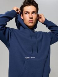 Bluza hoodie z napisem i domieszką bawełny - szary. Szare bluzy bez kaptura Sinsay, l, bez wzorów, z bawełny, bez kaptura. Za 49.99 zł.