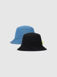 4F Kapelusz dwustronny bucket hat męski - czarny S/M. Czarne kapelusze 4F, bez wzorów, z bawełny, sportowe. W wyprzedaży za 59.99 zł.