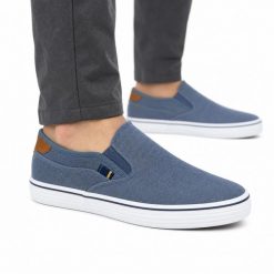 Buty męskie trampki sportowe Wrangler CALYPSO SLIP ON C MEN LOW. Niebieskie trampki Wrangler, l, bez wzorów, bez zapięcia. Za 159.00 zł.
