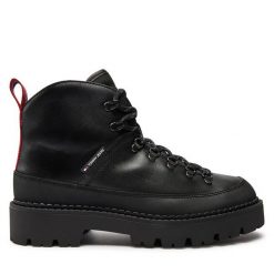 Trapery Tommy Jeans. Czarne trapery Tommy Jeans, z jeansu, bez zapięcia. Za 849.99 zł.