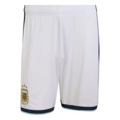 Szorty Argentina 26 Home Replica. Białe szorty Adidas, bez wzorów, klasyczne, z standardowym stanem. Za 199.00 zł.