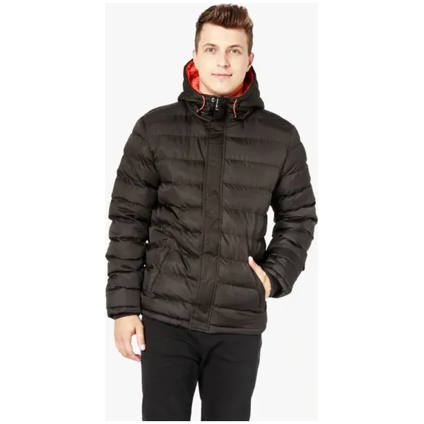 Umbro Kurtka Larimar , czarny, rozmiar M. Czarne kurtki Umbro, na zimę, m, bez wzorów, z materiału, bez kaptura. W wyprzedaży za 179.99 zł.