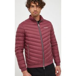 Armani Exchange kurtka puchowa męska kolor bordowy przejściowa. Czerwone kurtki Armani Exchange, m, bez wzorów, z puchu, bez kaptura. W wyprzedaży za 719.99 zł.
