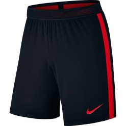 Nike Spodenki męskie Strike Short czarny r. S (725872 010). Krótkie spodenki sportowe Nike. Za 121.14 zł.