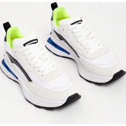 Sneakersy męskie DSQUARED2. Buty sportowe casual Dsquared2, bez wzorów, bez zapięcia. W wyprzedaży za 2,050.30 zł.