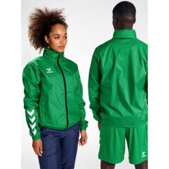 Kurtka ortalionowa piłkarska dla dorosłych Hummel Core XK Spray Jacket. Zielone kurtki Hummel, xl, bez wzorów, bez kaptura. Za 212.50 zł.