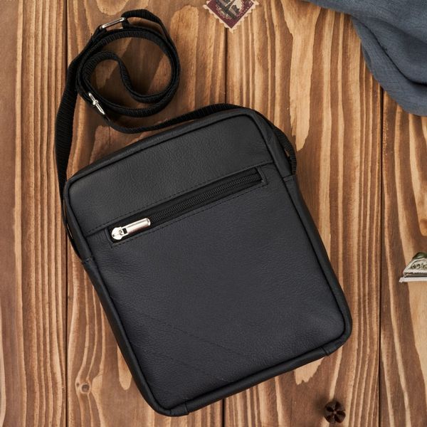 Saszetka męska skórzana na ramię klasyczna czarna miejska Abruzzo ABR-48. Czarne torby na ramię bez wzorów, z nylonu, na ramię, bez dodatków. Za 99.00 zł.