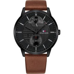 Zegarek kwarcowy "Casual" w kolorze brązowo-czarnym. Brązowe, analogowe zegarki Tommy Hilfiger. W wyprzedaży za 497.95 zł.