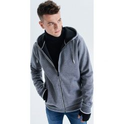 Bluza basic z kapturem - Czarny. Bluzy z kapturem marki Cropp. Za 99.99 zł.