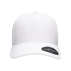 Czapka Z Daszkiem Delta Plain. Czerwone czapki z daszkiem FLEXFIT, bez wzorów, z dżerseju. Za 110.99 zł.