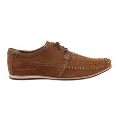 KOMODO Buty męskie mokasyny 875 lato camel wielokolorowe. Brązowe mokasyny w ażurowe wzory, ze skóry, bez obcasa, bez zapięcia. Za 377.80 zł.