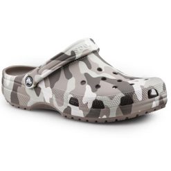 Klapki męskie na basen Crocs CLASSIC PRINTED CAMO. Brązowe klapki Crocs. W wyprzedaży za 219.00 zł.