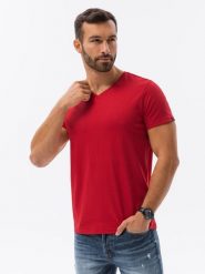 Klasyczna męska koszulka z dekoltem w serek BASIC - czerwony V14 - Rozmiar: M. Czerwone t-shirty Ombre Clothing, m, bez wzorów, z jeansu, bez kołnierzyka, bez ramiączek. W wyprzedaży za 19.99 zł.