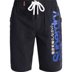 Superdry BOARD Szorty kąpielowe darkest navy. Kąpielówki marki Superdry. Za 279.00 zł.