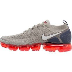 Nike Performance AIR VAPORMAX FLYKNIT 2 Obuwie do biegania treningowe dark stucco/grey fog/obsidian/habanero red. Buty do biegania marki Nike Performance. Za 879.00 zł.