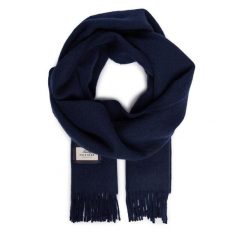 Szalik Tommy Hilfiger. Niebieskie szaliki Tommy Hilfiger, bez wzorów. Za 329.99 zł.