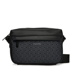 Saszetka Calvin Klein. Czarne torby na ramię CALVIN KLEIN, bez wzorów, małe, bez dodatków. Za 259.99 zł.