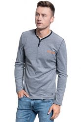 MĘSKI LONGSLEEVE MUSTANG ADRIAN V HENLEY 1008969 5323. Bluzki z długim rękawem Mustang, m, bez wzorów, bez kołnierzyka, bez ramiączek. Za 109.99 zł.