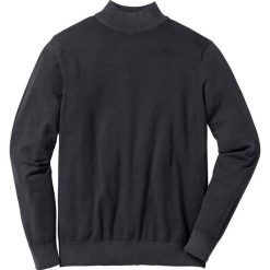 Sweter ze stójką Regular Fit bonprix czarny. Swetry nierozpinane marki bonprix. Za 79.99 zł.