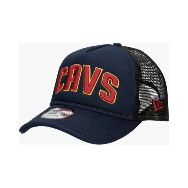 New Era Czapka Team Trucker Clecav Otc , granatowy, rozmiar ONE-SIZE. Niebieskie czapki z daszkiem New Era, bez wzorów, z bawełny. W wyprzedaży za 79.99 zł.