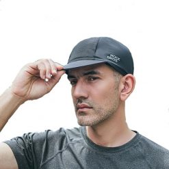 Czapka kolarska Rockbros z daszkiem. Czarne czapki z daszkiem ROCKBROS, bez wzorów, z materiału. Za 73.56 zł.
