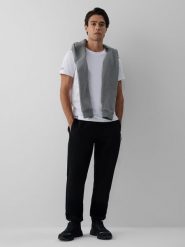 4F Spodnie dresowe joggery męskie - czarne M. Czarne joggery i bojówki 4F, m, bez wzorów, z dresówki, sportowe. Za 189.99 zł.