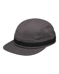 Czapka Snapback dla Mężczyzn QS OUT TO THE DOOR Czarny. Czarne czapki z daszkiem Quiksilver, bez wzorów, z materiału. Za 110.75 zł.