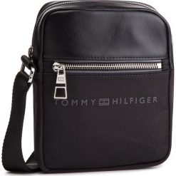 Saszetka TOMMY HILFIGER - Urban Novelty Mini Reporter AM0AM04248 002. Saszetki i nerki Tommy Hilfiger. W wyprzedaży za 209.00 zł.