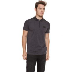 Koszulka polo w kolorze czarnym. Koszulki polo Lonsdale, Kangol. W wyprzedaży za 69.95 zł.