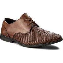 Półbuty CLARKS - Bampton Weave 261321847 Tan Leather. Eleganckie półbuty marki Kazar. W wyprzedaży za 199.00 zł.