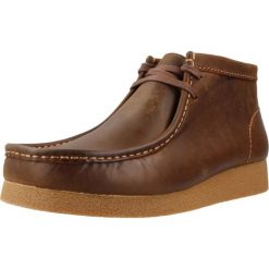 Buty CLARKS 26172822C Brązowy. Brązowe buty turystyczne Clarks, bez wzorów, ze skóry, bez zapięcia, trekkingowe. Za 418.99 zł.