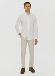 PAKO LORENTE – Biała koszula z długimi rękawami w mikrowzór P24SF-1X-023-B-S -Pako Lorente. Białe koszule Pako Lorente, l, bez wzorów, z elastanu, bez kołnierzyka, bez ramiączek. Za 89.99 zł.