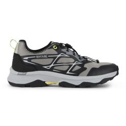 Buty trekkingowe dla mężczyzn Regatta BLAZE. Czarne buty turystyczne Regatta, bez wzorów, z gumy, bez zapięcia, trekkingowe. Za 129.99 zł.