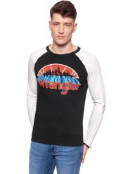 LONGSLEEVE WRANGLER RAGLAN GRAPHIC TEE JET SET W7B80FKOJ 112131551. Białe bluzki z długim rękawem Wrangler, m, bez wzorów, bez kołnierzyka, bez ramiączek. W wyprzedaży za 39.99 zł.