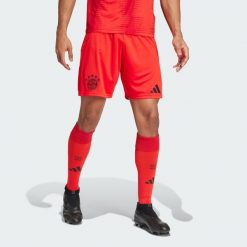 Szorty FC Bayern 24/25 Home. Czerwone szorty Adidas, s, bez wzorów, z materiału, sportowe. Za 199.00 zł.