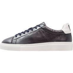 GANT MAJOR Sneakersy niskie marine. Buty sportowe casual marki GANT. W wyprzedaży za 398.30 zł.