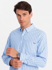 Męska koszula REGULAR FIT w białe paski z kieszonką – błękitna V2 OM-SHOS-0171 - XXL. Niebieskie koszule Ombre Clothing, l, bez wzorów, z bawełny, bez kołnierzyka, bez ramiączek. W wyprzedaży za 119.99 zł.