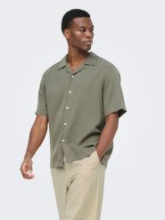 ONLY & SONS Koszula "Onsperu" - Regular fit - w kolorze zielonym rozmiar: S. Zielone koszule Only & Sons, s, bez wzorów, z lyocellu, bez kołnierzyka, bez ramiączek. Za 78.66 zł.