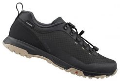 Mężczyźni - Buty kolarskie ET501. Czarne buty turystyczne Shimano, bez wzorów, z gumy, bez zapięcia, rowerowe. Za 479.99 zł.