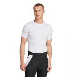 Koszulka męska adidas Techfit Short Sleeve Tee. Białe odzież kompresyjna Adidas, m, bez wzorów, do piłki nożnej, techfit (adidas). Za 103.99 zł.