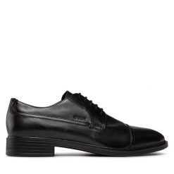 Półbuty Geox. Czarne eleganckie półbuty Geox, bez wzorów, bez obcasa, bez zapięcia. Za 379.99 zł.