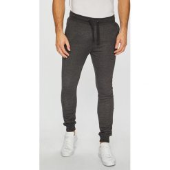 Blend - Spodnie. Spodnie materiałowe Blend. W wyprzedaży za 69.90 zł.