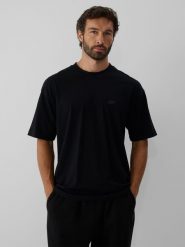 4F T-shirt loose gładki męski - czarny M. Czarne t-shirty 4F, m, bez wzorów, z bawełny, bez kołnierzyka, bez ramiączek. Za 69.99 zł.